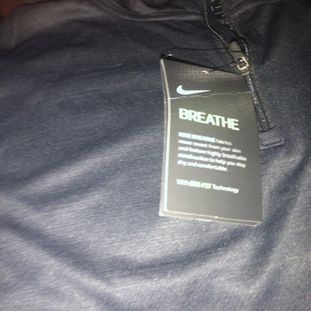 Nike Men's small Pullover